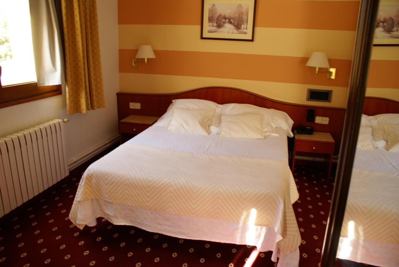 Hotel Edelweiss อาร์ตีส ภายนอก รูปภาพ